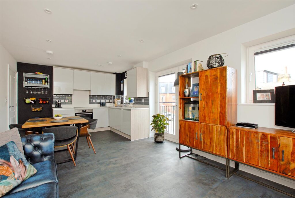 17 Daneshill House Image
