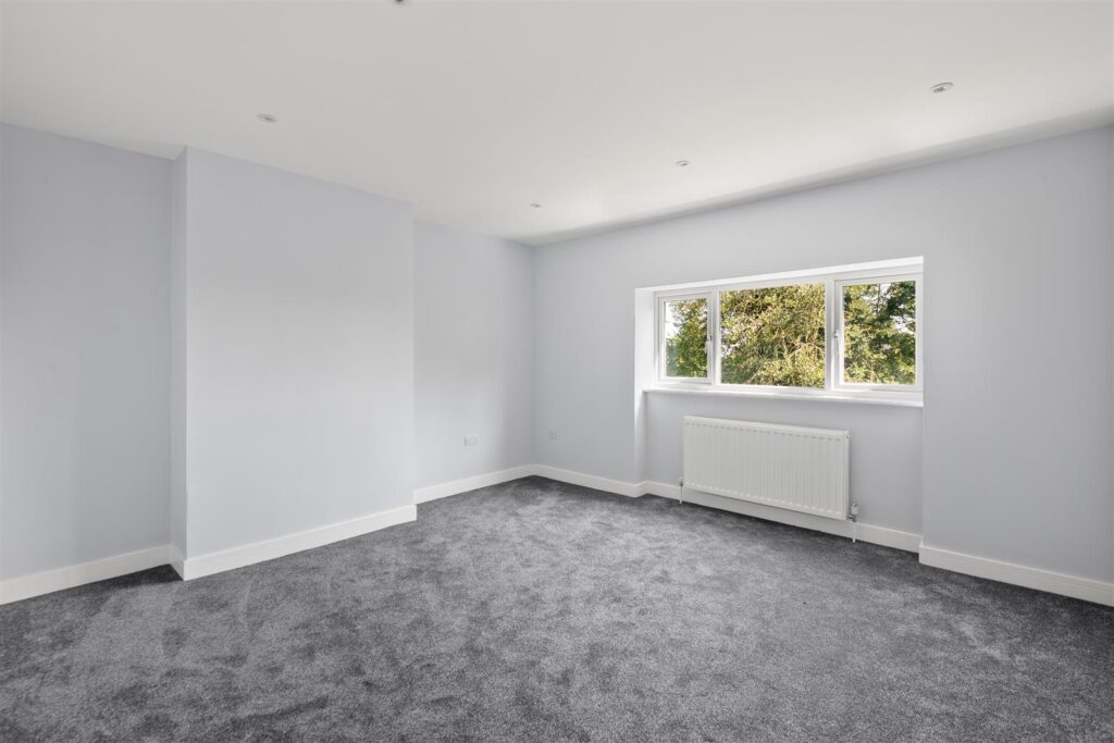 18a Heath Court Image