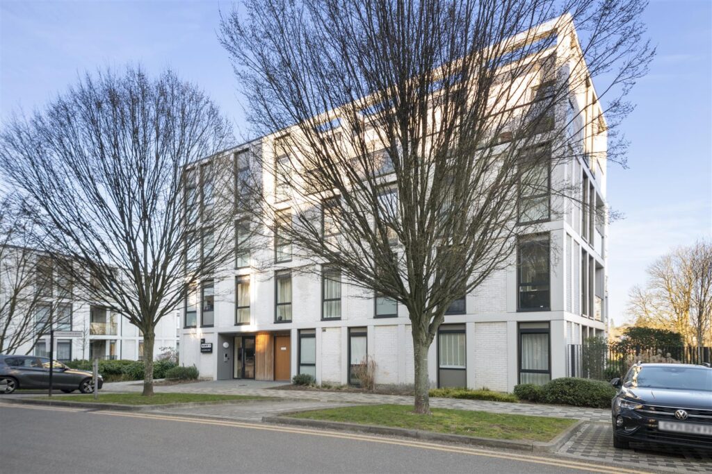 Flat 18 Blackburn House Image