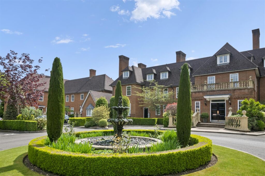 21 Lady Yorke Park Image