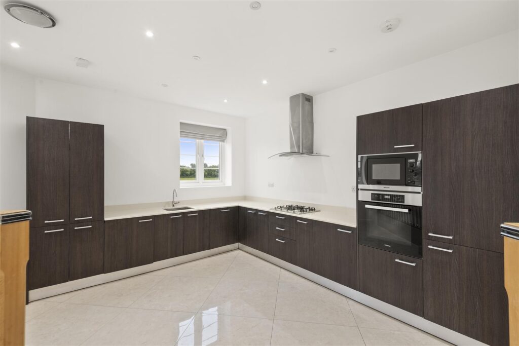 Flat 7 Grand Approach Image