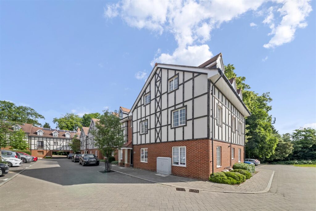 Flat 21 Drury Court Image