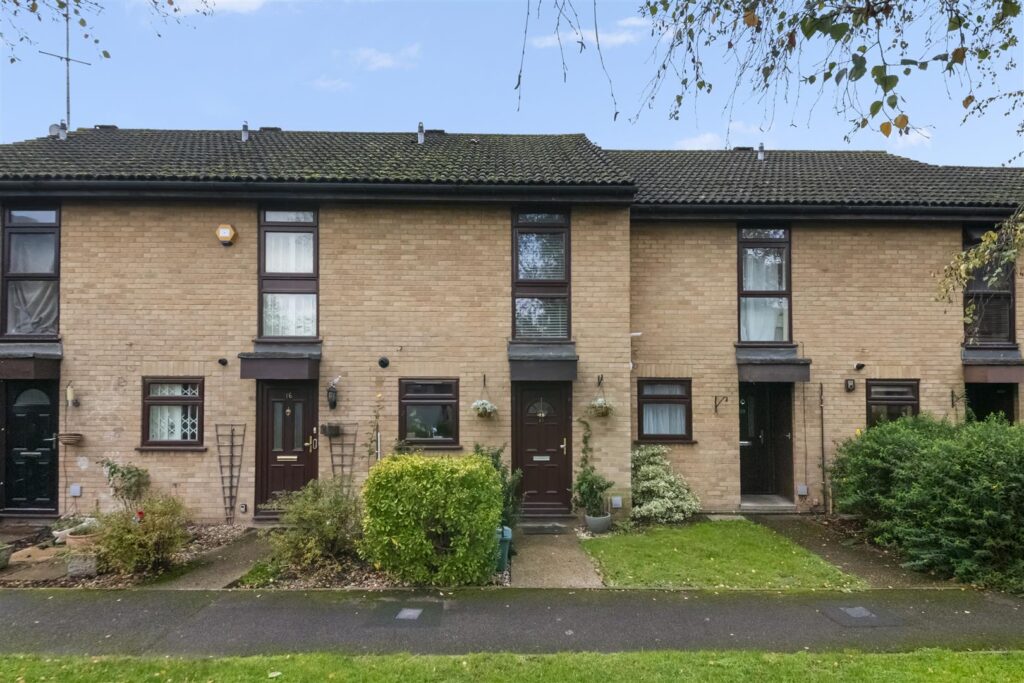 17 Lambourne Court Image