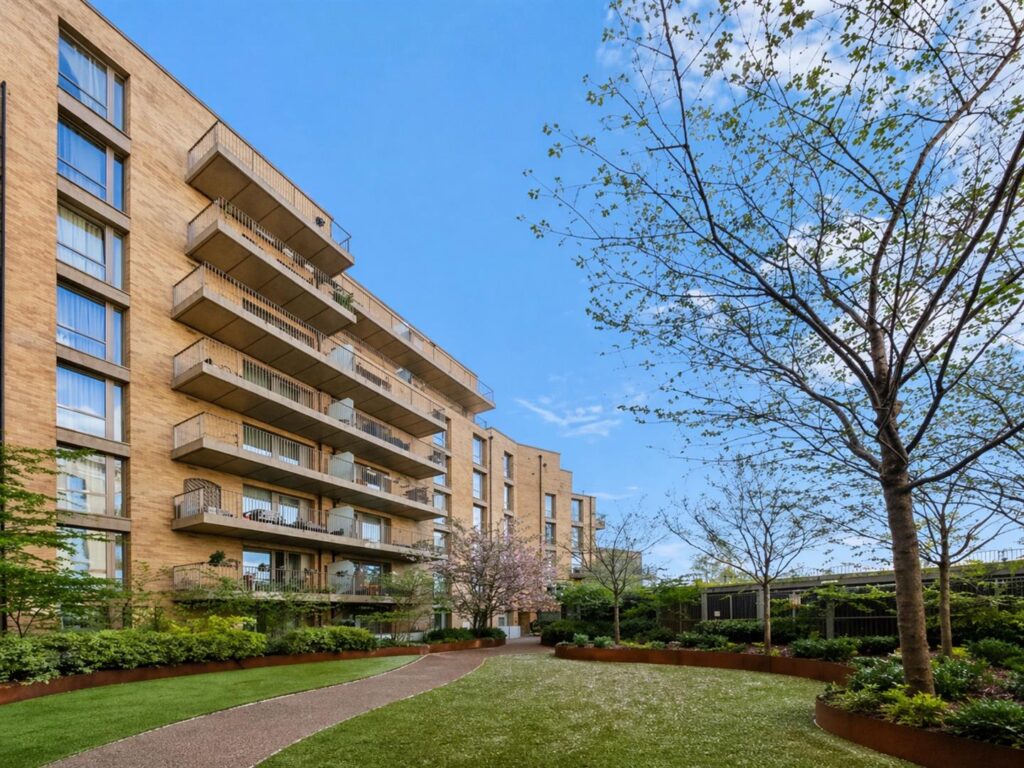 Flat 3, Broughton Court 4A Image