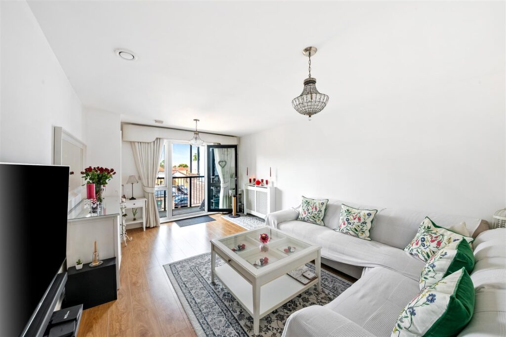 Flat 44 George Court Image