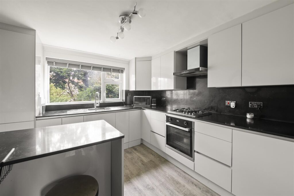 Flat 1, Beaufort House Image