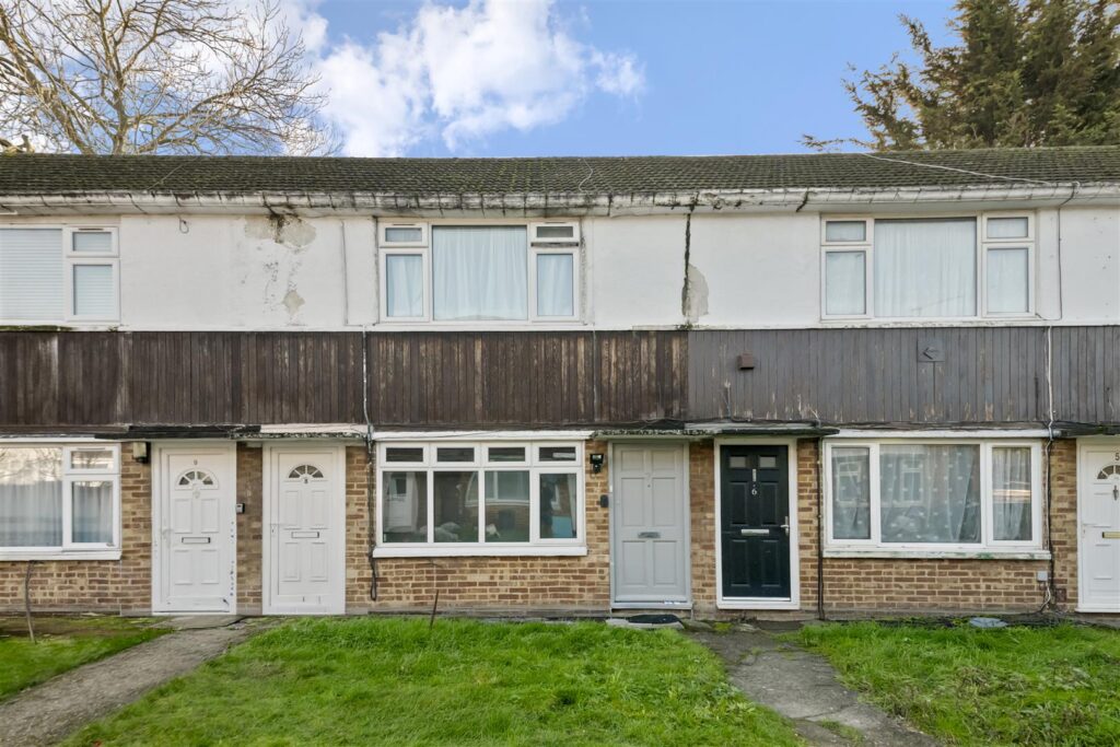 7 Yeading court Image