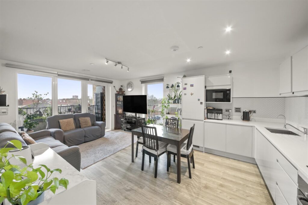 Flat 8 Carpenter House, 45 Image