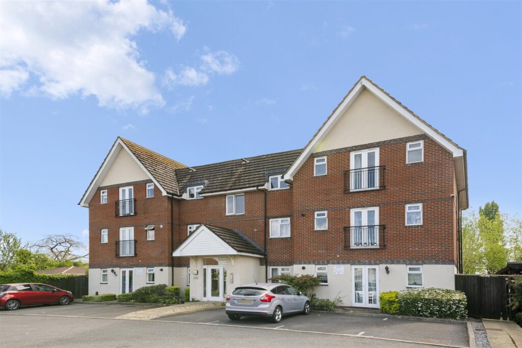 9, Neville Court Image