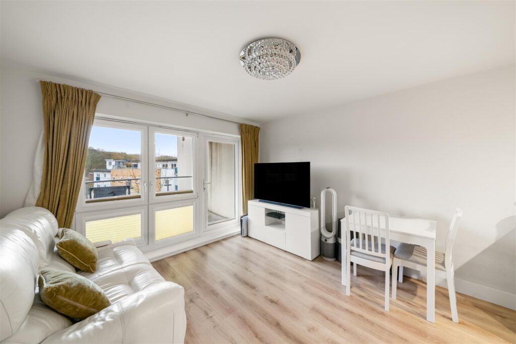 Flat 8, 5 Image